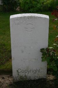 Dozinghem Military Cemetery - De Lisle, Alexander Charles Nicholas